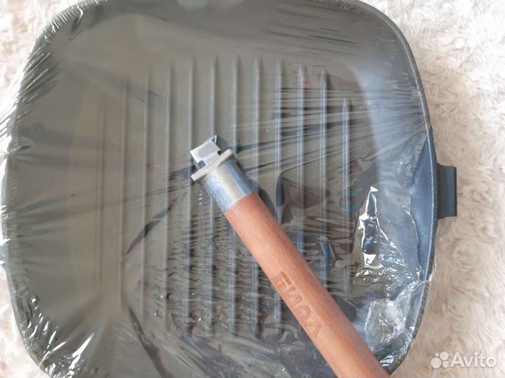 Литая сковорода-гриль,чугунная