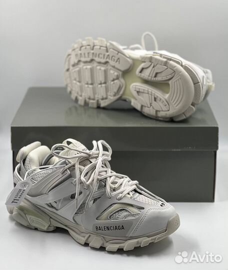 Balenciaga track