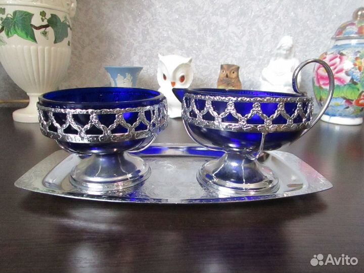 Молочник и сахарница на подносе кобальт Англия