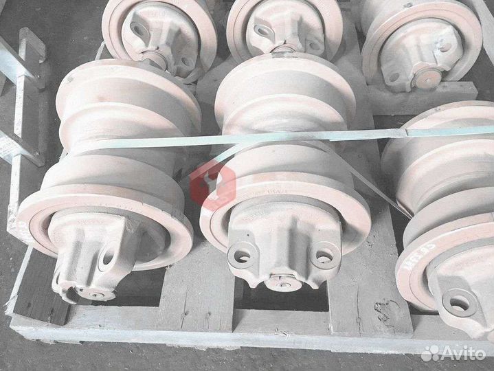 Каток поддерживающий Doosan DX350LC 270-00047A