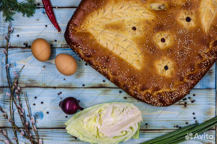 Пирог из сдобного теста с капустой и яйцом