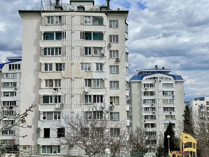 2-к. квартира, 63 м², 3/9 эт.