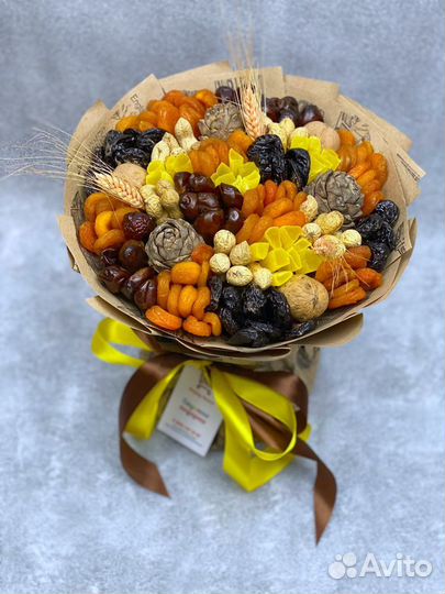 Букеты из сухофруктов и орехов