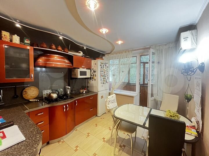 4-к. квартира, 80 м², 2/9 эт.