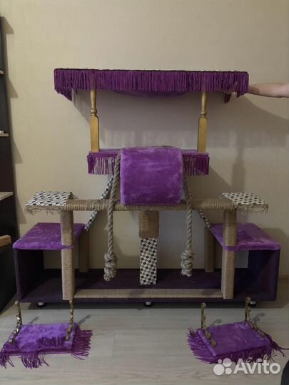 Когтеточка с домиком для кошки