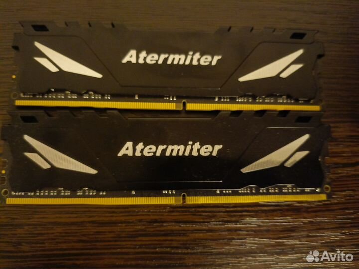 Материнская плата с процессором, памятью и кулером