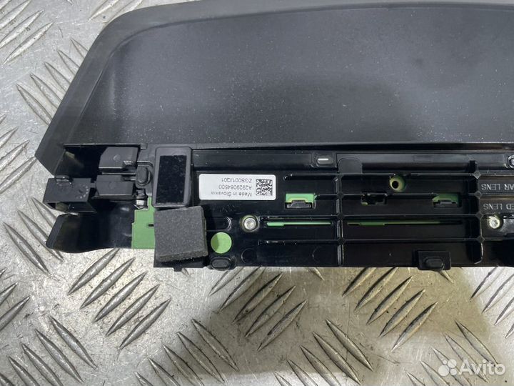 Б/У Фонарь задний стоп сигнал Mercedes Benz#001