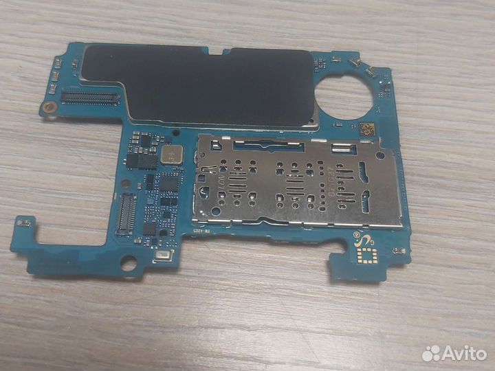 Мобильные телефоны на запчасти