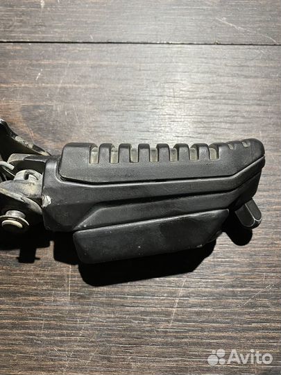 Правая водительская подножка для Suzuki GSX650F