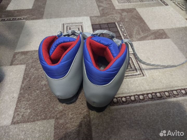 Ботинки лыжные 33 размер