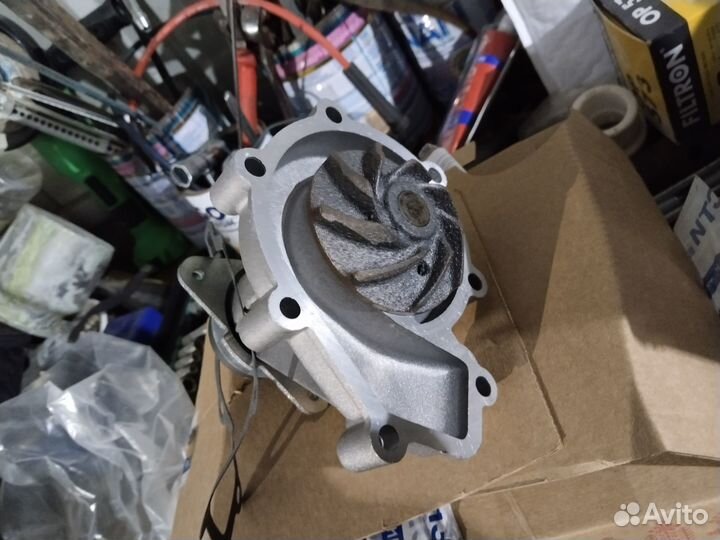 Помпа mercedes w201 190 D