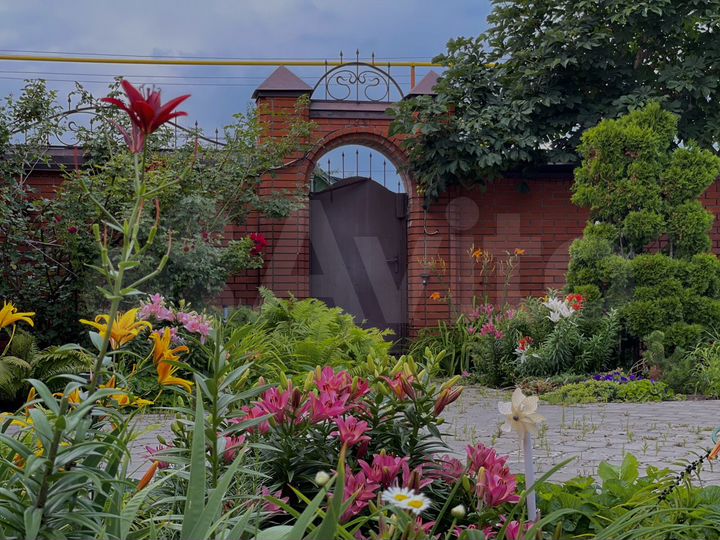 Коттедж 300 м² на участке 15 сот.