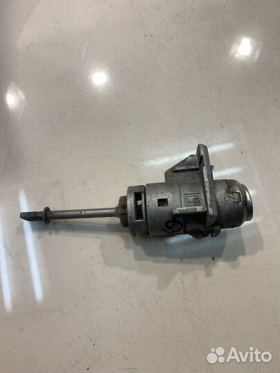 Личинка замка (передняя, левая) (Kia Mohave)