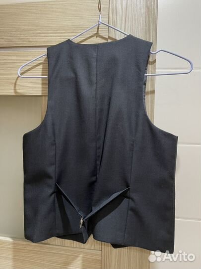 Жилетка для мальчика школьная 140