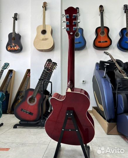 Акустическая гитара 40 красная