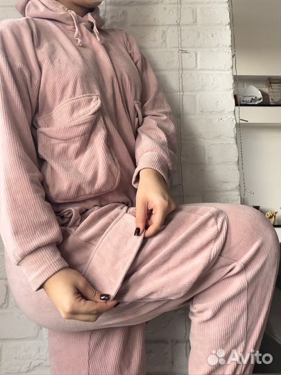 Спортивный костюм женский вельветовый