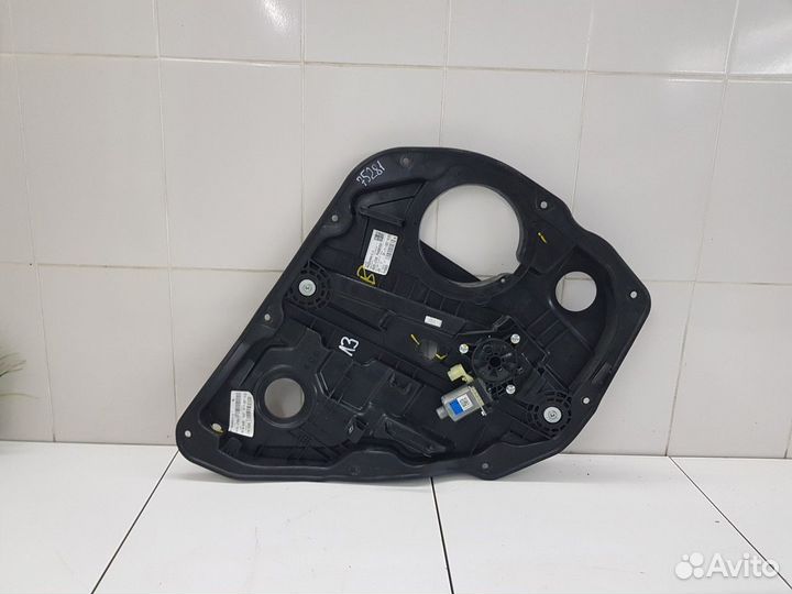 Стеклоподъемник электрический задней левой двери