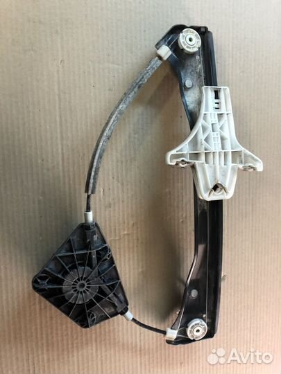 Стеклоподъемник задней правой двери VW Jetta VI