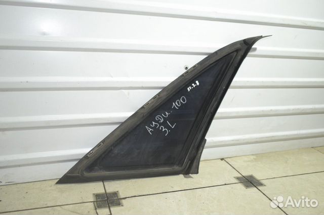 Стекло треугольник заднее левое Audi 100