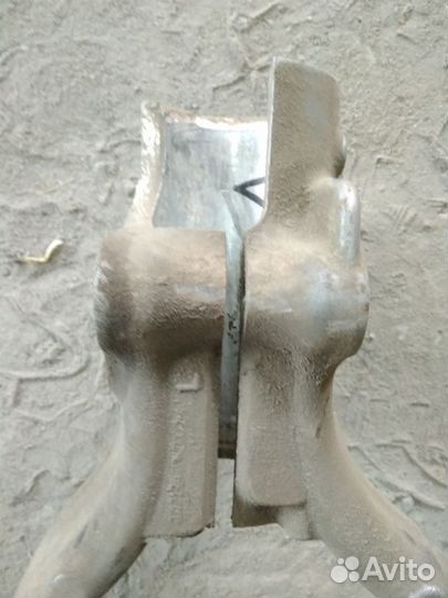 Рычаг поворотного кулака левый Opel Astra J GTC