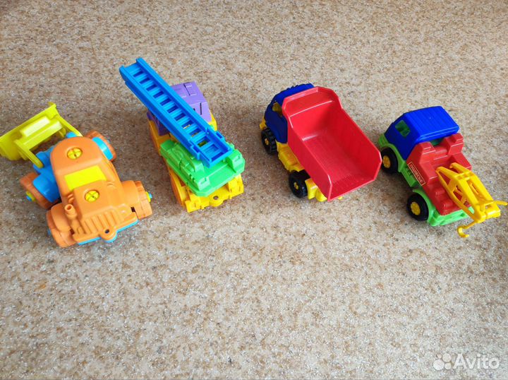Игрушечная машина