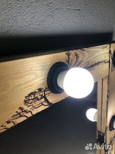 Зеркало с подсветкой настольное