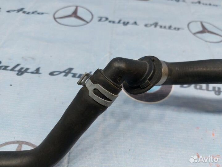 Патрубок системы охлаждения Mercedes-Benz E-Class