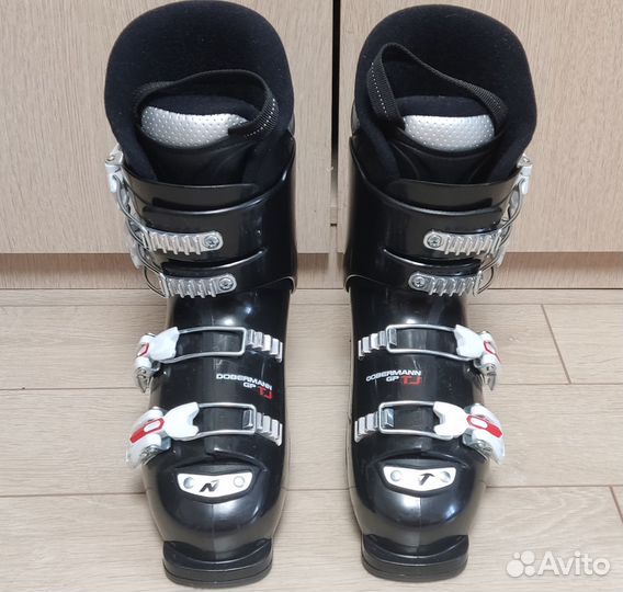 Ботинки для горных лыж