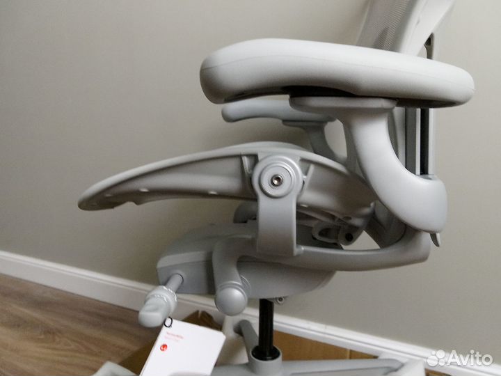 Новое кресло Herman Miller Aeron New B Mineral