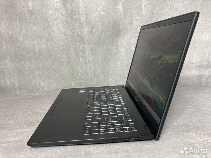 MSI Modern IPS, i5-1235u, Iris XE, 512 SSD, 8Gb