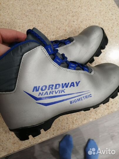 Лыжные ботинки