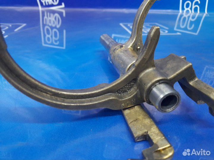 Вилка включения кпп Ford Focus CB4 hxdb 2007