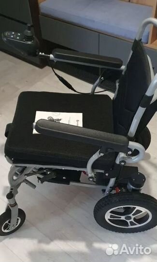 Коляска инвалидная с электроприводом