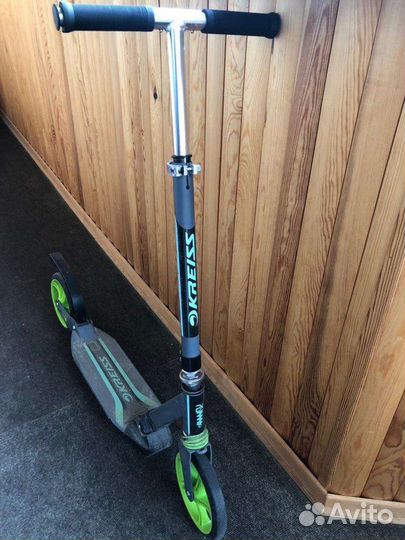 Двухколёсный самокат с амортизаторами