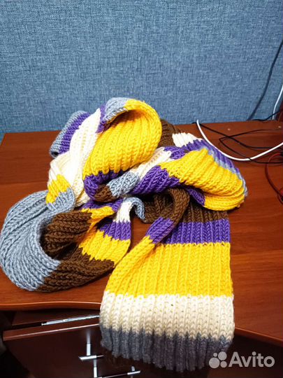 Длинный вязаный шарф