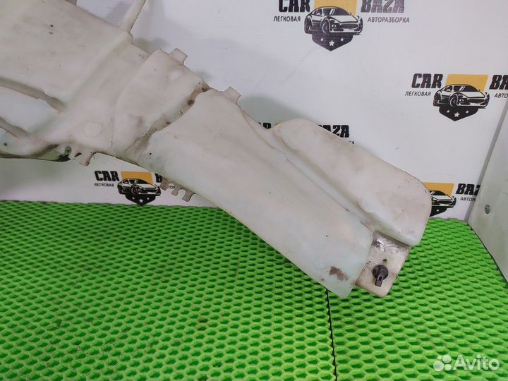 Бачок омывателя лобового стекла