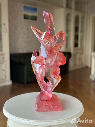 Стеклянная скульптура