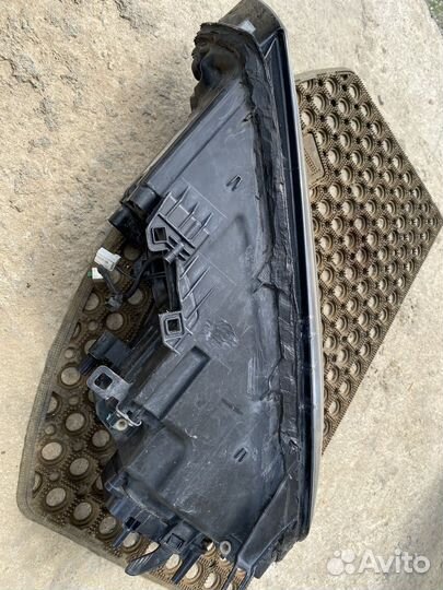 Фара на volkswagen touareg 2