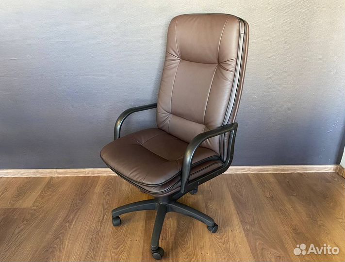 Офисное кресло новое