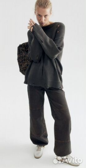 Свитер с разрезами в стиле гранж