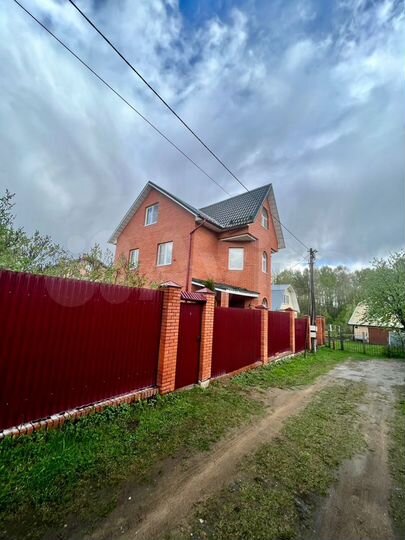 Коттедж 240 м² на участке 6 сот.