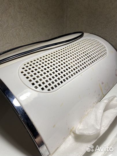 Все для маникюра. Пылесос и короб для дезинфекции