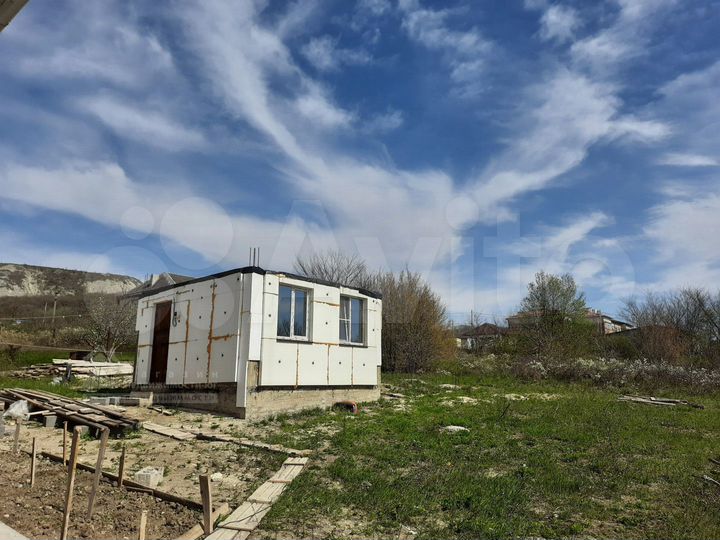 Дом 25 м² на участке 3,7 сот.