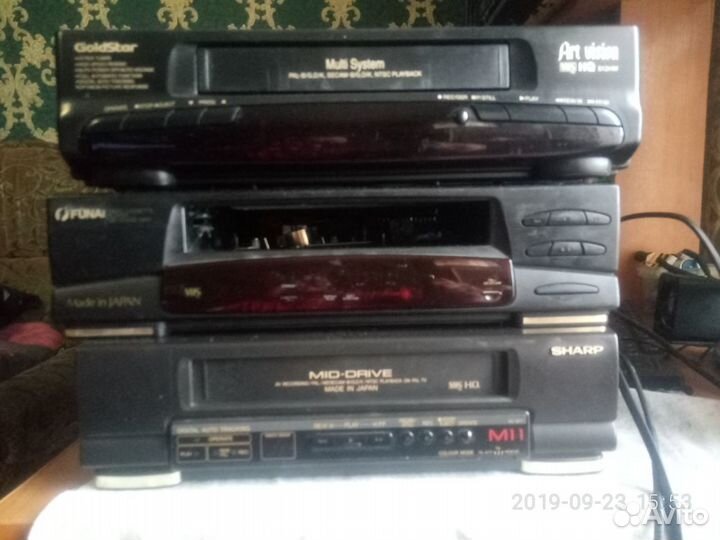 3 видеомагнитофона VNS