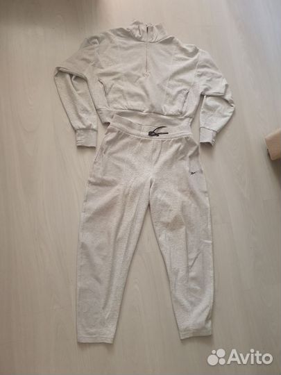 Костюм спортивный