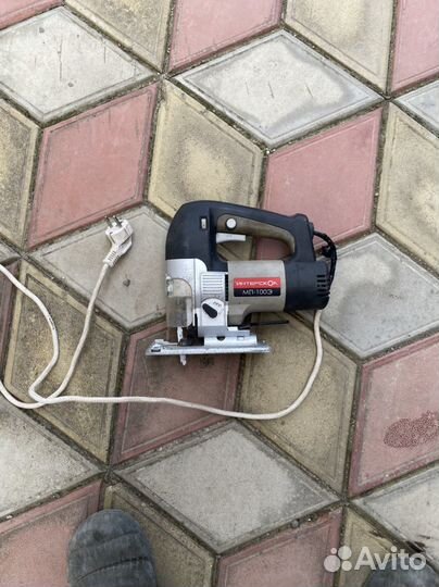 Электро лобзик интерскол