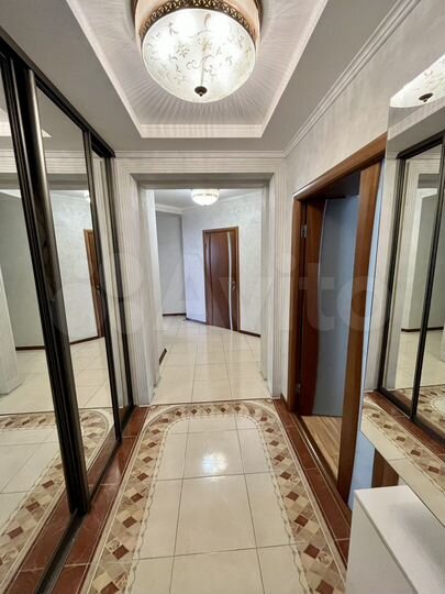 3-к. квартира, 112 м², 3/10 эт.