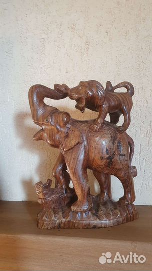 Статуэтка слон и львы дерево
