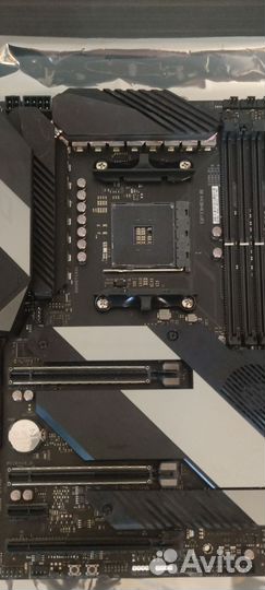 Asus ROG X570 Crosshair viii Hero (Wi-Fi)