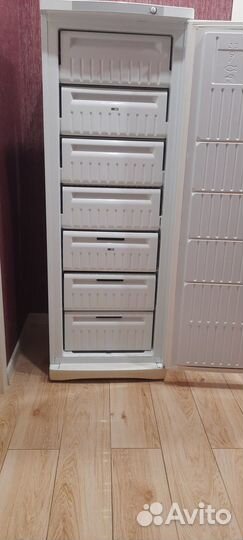 Морозильная камера indesit SFR 167